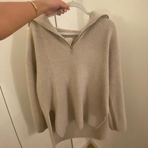 Oversized Beige H&M sweater